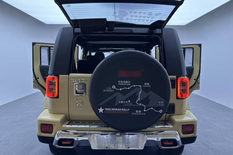 北京BJ40 2019款 2.3T 自动四驱环塔冠军版 国VI车身外观6004