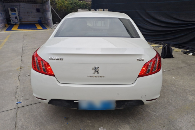标致508 2013款 2.0L 两周年纪念 自动智享版车身外观6