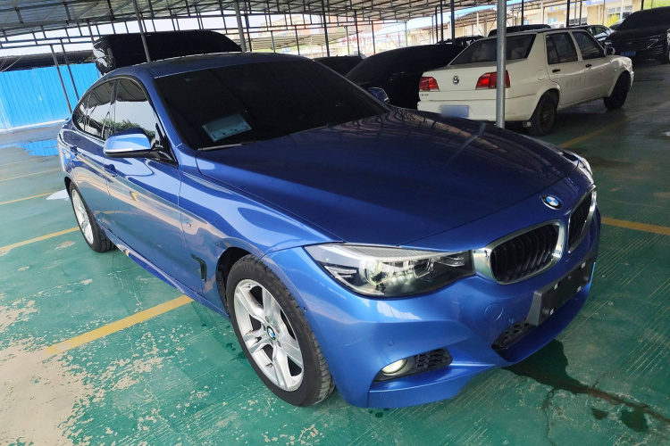 宝马3系GT 2020款 320i M运动套装车身外观3