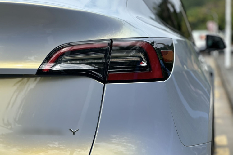 特斯拉 Model Y 2021款 标准续航后驱版车身外观6007