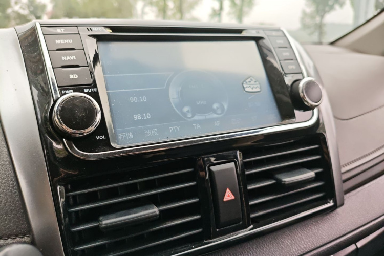 丰田 YARiS L 致炫 2014款 1.3E 自动魅动版局部细节16