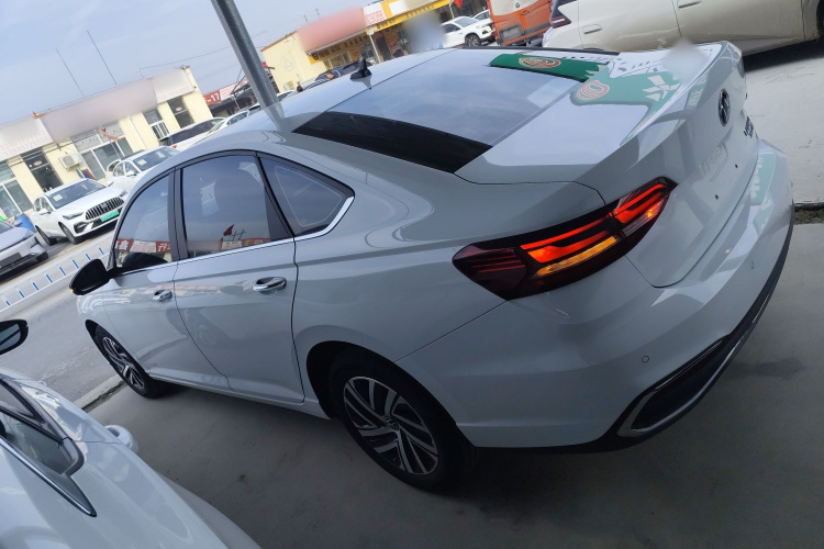 大众 朗逸 2023款 300TSI DSG满逸版车身外观4