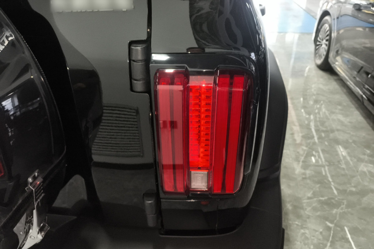 坦克300 2024款 2.0T 征服者车身外观9