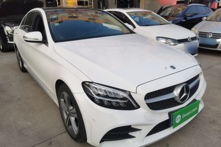 奔驰C级 2020款 改款 C 260 L 运动版车身外观3