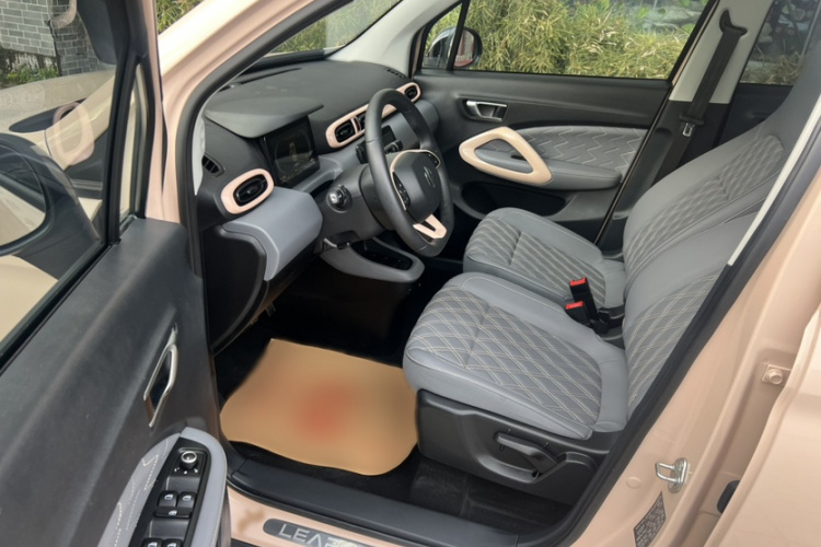 零跑汽车 零跑T03 2021款 400豪华Pro版中控内饰7005