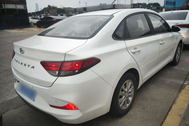 现代 悦动 2018款 1.6L 自动悦目版GL 国VI车身外观7