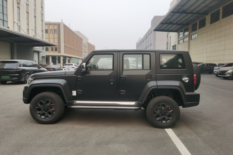 北京越野 北京BJ40 2024款 2.0D 刀锋英雄荣耀版车身外观6005