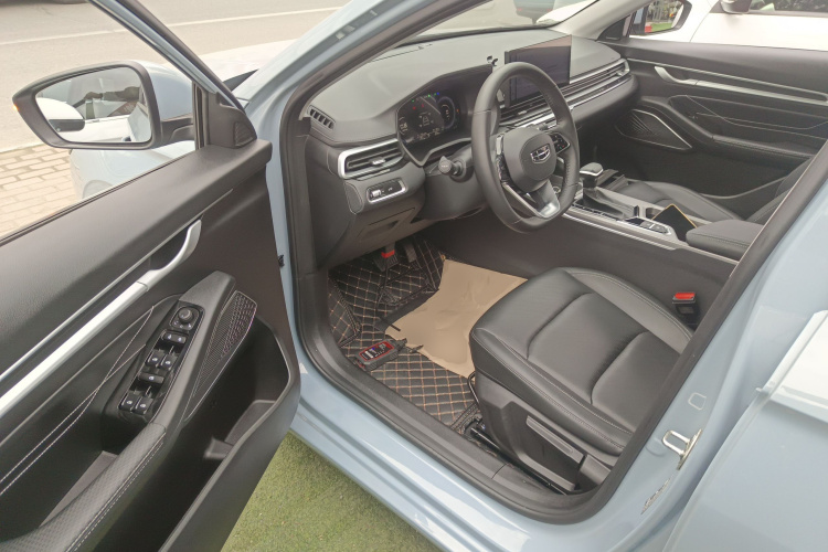 吉利汽车 帝豪 2023款 第4代冠军版 1.5L CVT尊贵型中控内饰7003