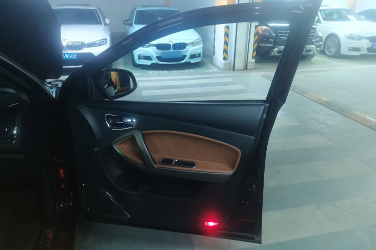 海马S5 2015款 1.5T CVT旗舰型中控内饰7005