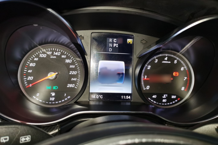 奔驰V级 2018款 V 260 AMG 运动版 国V局部细节14