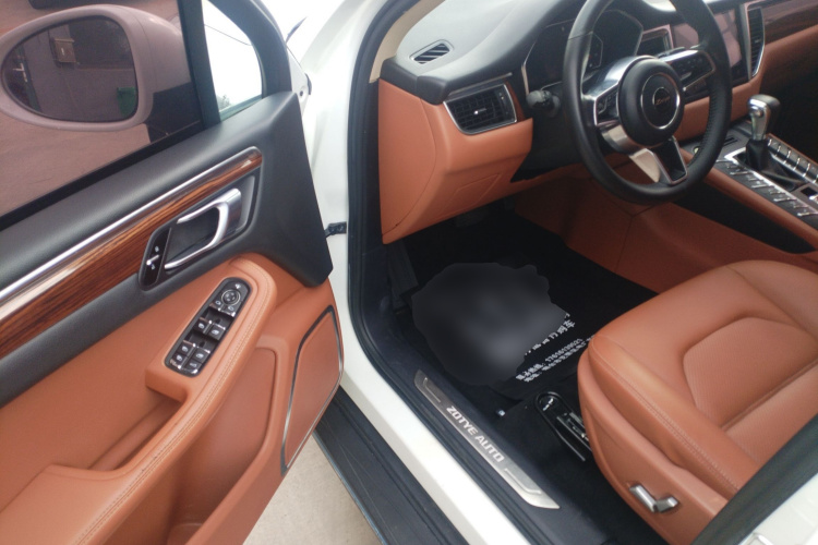 众泰SR9 2017款 2.0T 自动极致之梦版中控内饰20