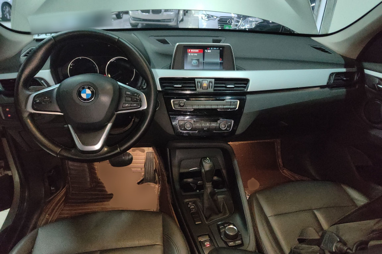 宝马X1 2019款 sDrive20Li 领先型中控内饰12