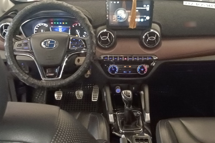 北汽昌河Q35 2018款 1.5L 手动炫智版中控内饰12