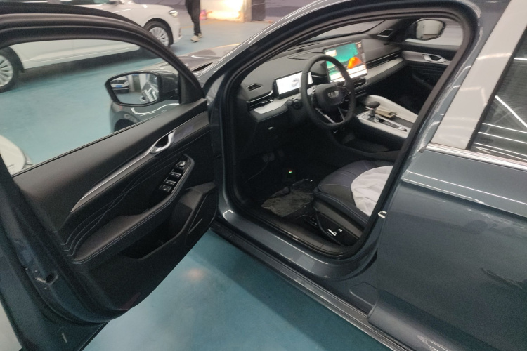 吉利汽车 星瑞 2025款 东方曜 1.5TD 扶摇版中控内饰20