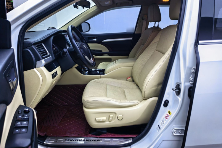 丰田 汉兰达 2015款 2.0T 四驱豪华版 7座中控内饰7001