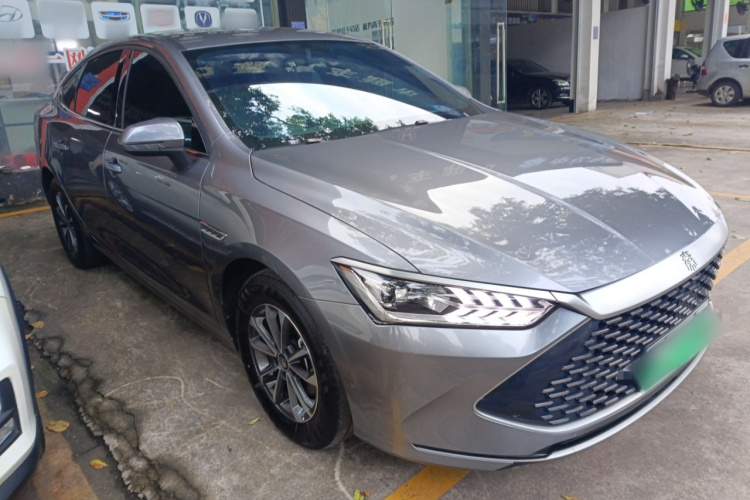 比亚迪 秦PLUS 2024款 荣耀版 DM-i 55KM领先型车身外观3