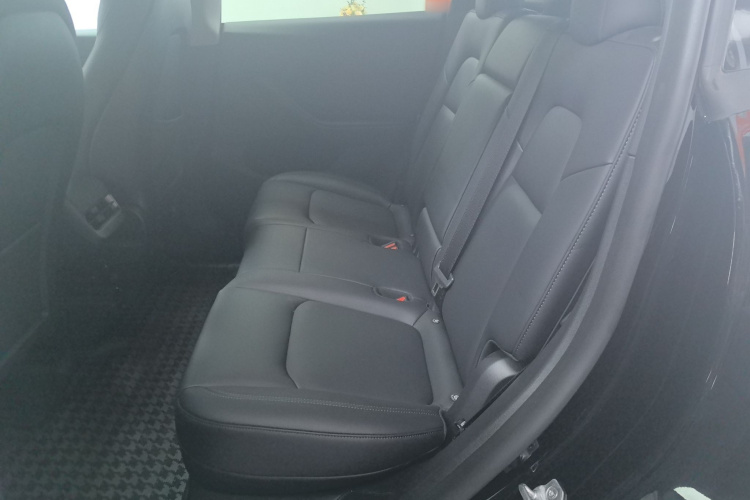 特斯拉 Model Y 2023款 高性能全轮驱动版中控内饰21