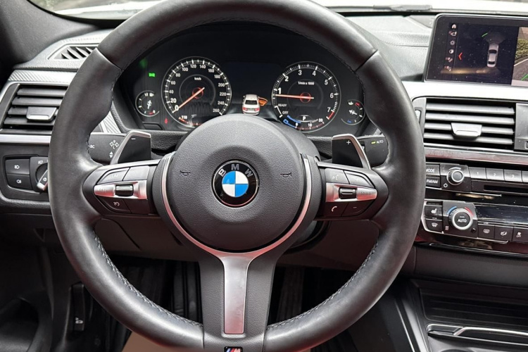 宝马3系 2019款 320i M运动曜夜版中控内饰7005