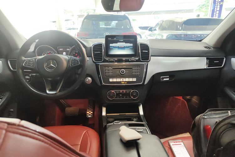 奔驰GLE轿跑 2017款 GLE 320 4MATIC 轿跑SUV中控内饰12