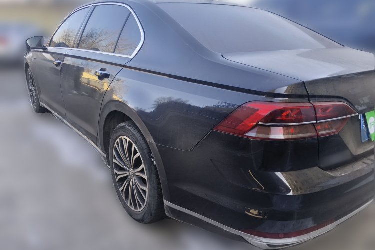 大众 辉昂 2018款 改款 380TSI 两驱商务版车身外观5