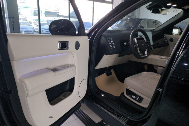 理想汽车 理想L9 2024款 Ultra中控内饰20