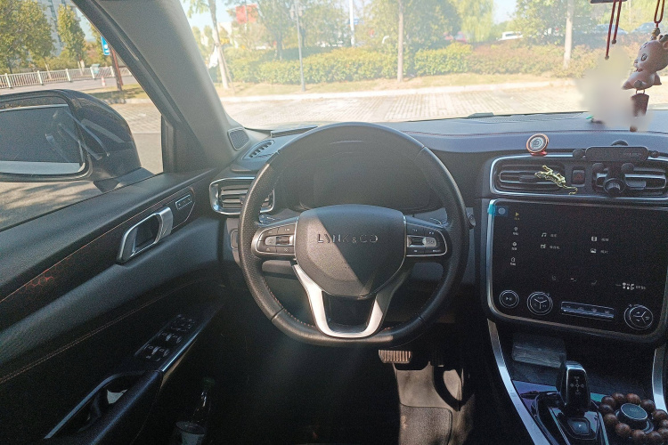 领克01 2017款 2.0T 四驱劲Pro版局部细节13