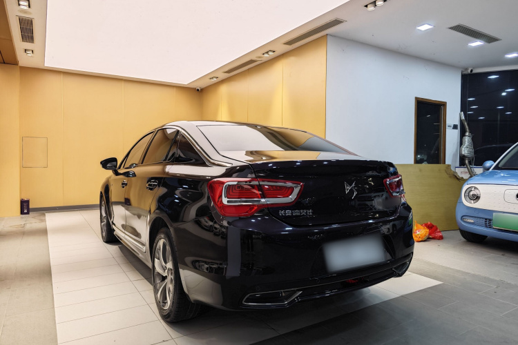 DS 5LS 2016款 1.6T 豪华版THP160车身外观6013