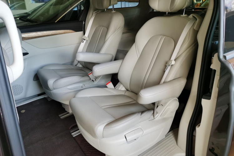 别克GL8 2017款 ES 28T 舒适型 国V中控内饰7004