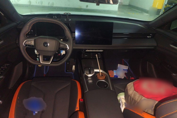 长安UNI-V 2025款 第三代 2.0T 劲速型中控内饰7002