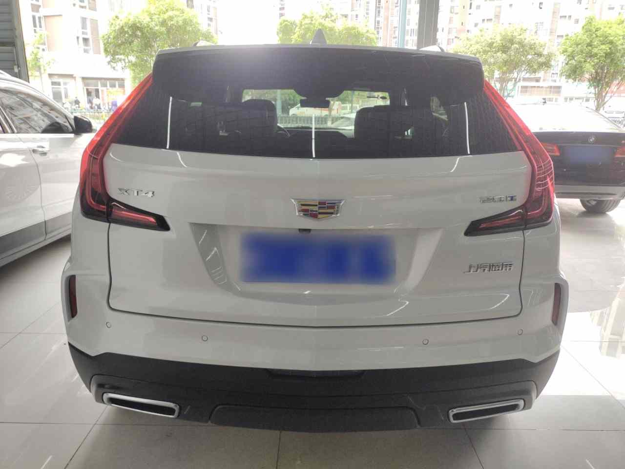 凯迪拉克XT4 2024款 改款 28T 两驱尊贵型(3)