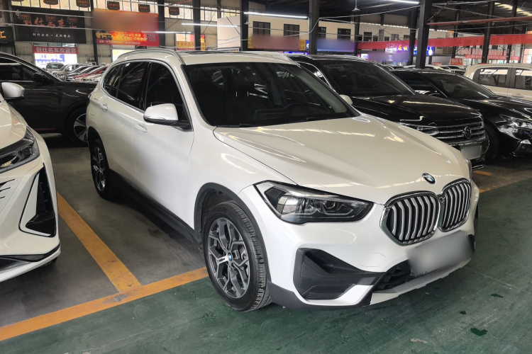 宝马X1 2020款 sDrive25Li 领先型车身外观3