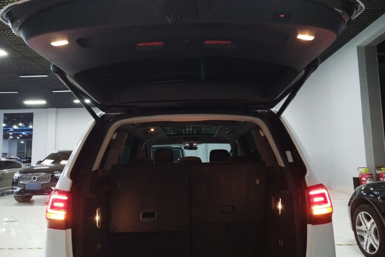 大众 夏朗 2018款 改款 380TSI 舒享型 7座机舱底盘23