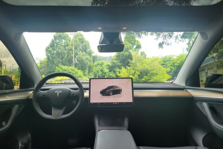 特斯拉 Model Y 2022款 后轮驱动版中控内饰7002