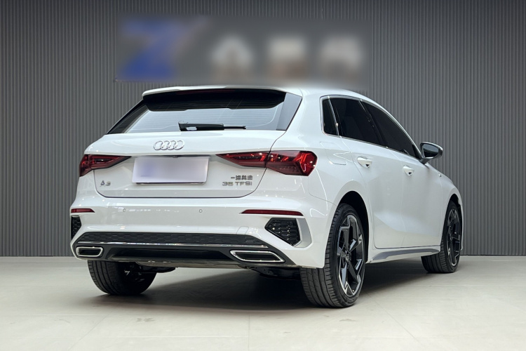 奥迪A3 2024款 Sportback 35 TFSI 豪华运动型车身外观6003