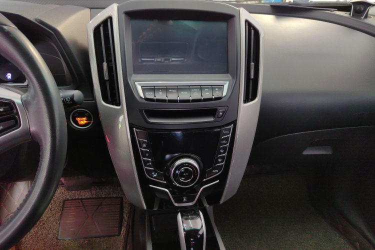 纳智捷 优6 SUV 2015款 1.8T 智尊型局部细节16