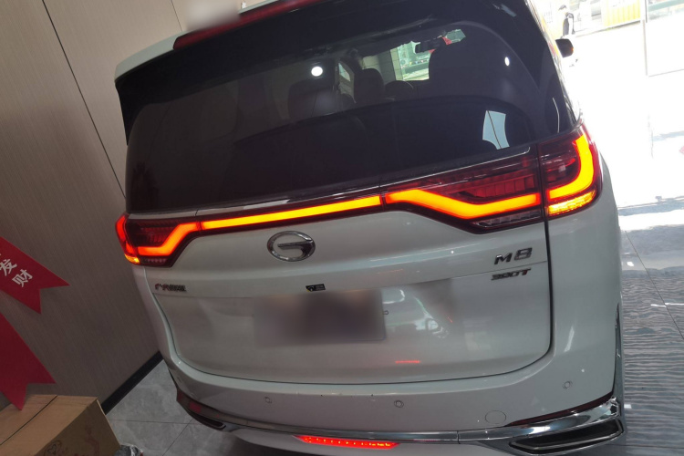 广汽传祺 传祺M8 2021款 领秀系列 390T 尊享版车身外观6