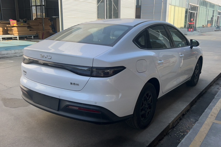 比亚迪 海豹05 DM-i 2026款 DM-i 128KM豪华型车身外观6003