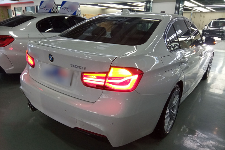 宝马3系 2019款 320i M运动套装车身外观7