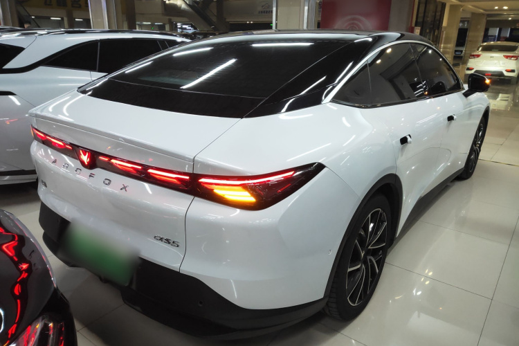 ARCFOX极狐 极狐 阿尔法S5 2024款 708MAX 200kW车身外观7