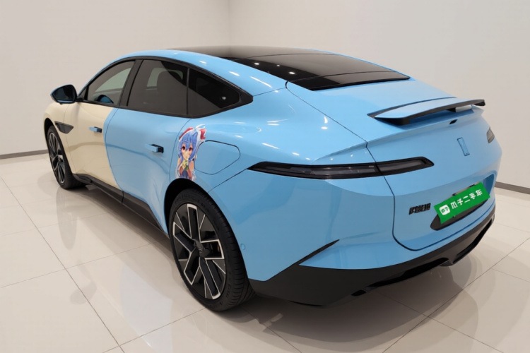 阿维塔12 2025款 Ultra增程版车身外观5