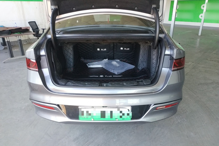 比亚迪 秦PLUS 2024款 荣耀版 EV 420KM领先型机舱底盘23