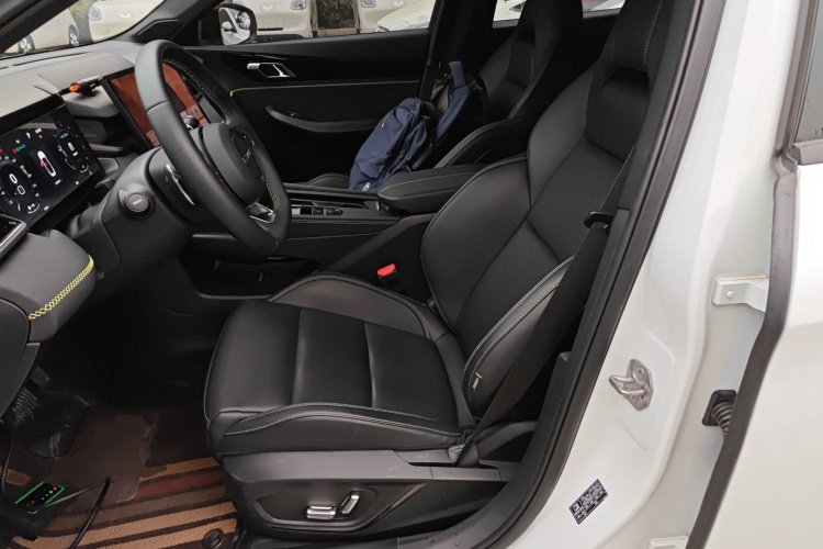 领克03 2023款 1.5TD DCT劲Plus中控内饰19