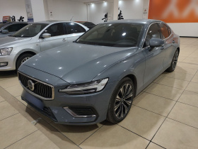 沃尔沃S60 2023款 B4 智远豪华版