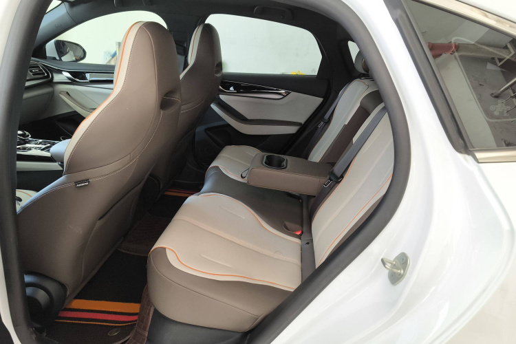 比亚迪 秦PLUS 2023款 冠军版 DM-i 120KM领先型中控内饰21