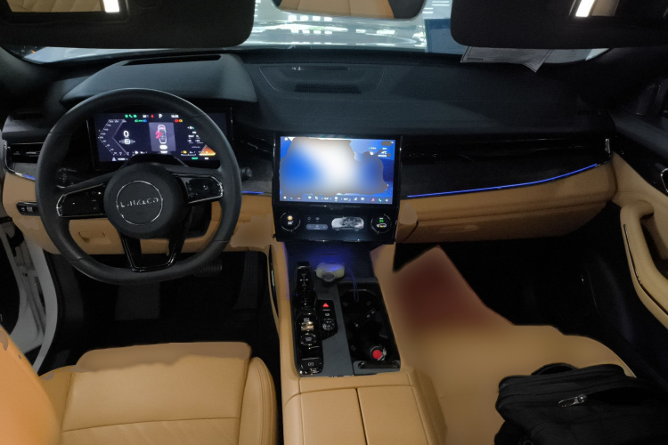 领克09 EM-P 2021款 2.0T PHEV Halo 六座中控内饰7002