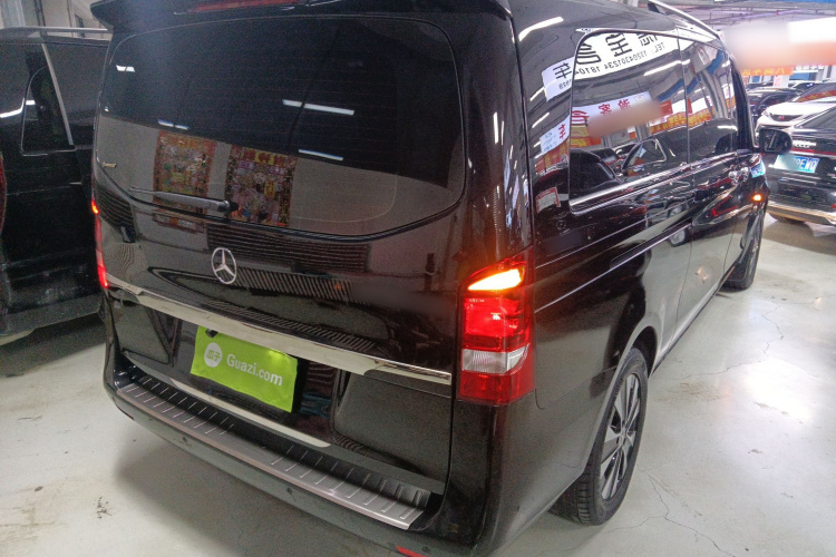 奔驰 威霆 2016款 2.0T 精英版车身外观7