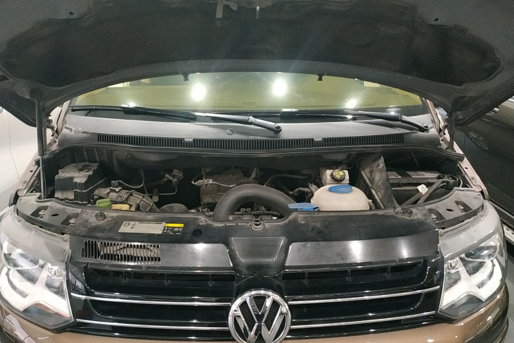 大众 迈特威 2014款 2.0TSI 四驱行政版机舱底盘24