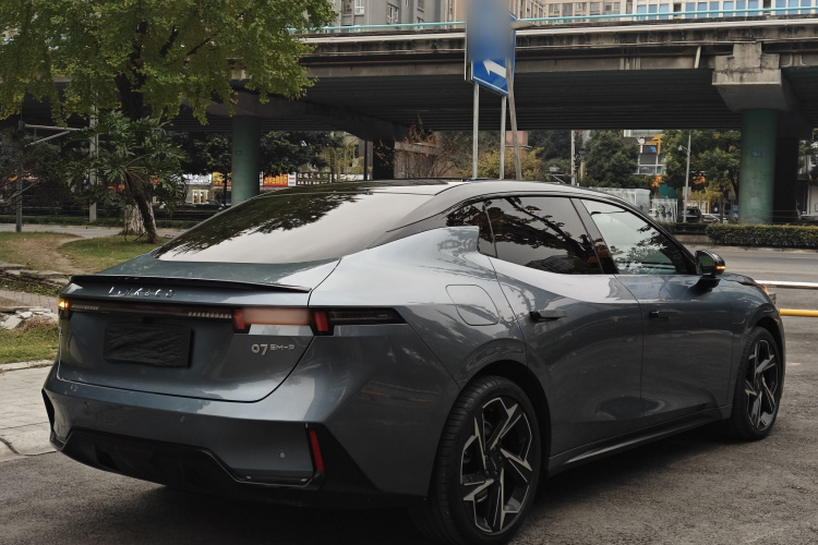 领克07 2024款 EM-P 126长续航 Ultra车身外观6007