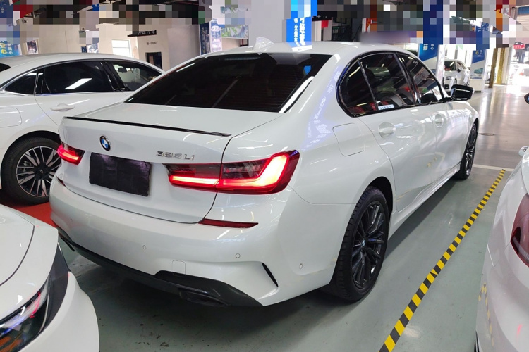宝马3系 2022款 325Li M运动曜夜套装车身外观7