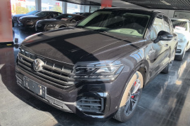 大众 途锐 2022款 3.0TSI 锐享版 曜黑运动套装